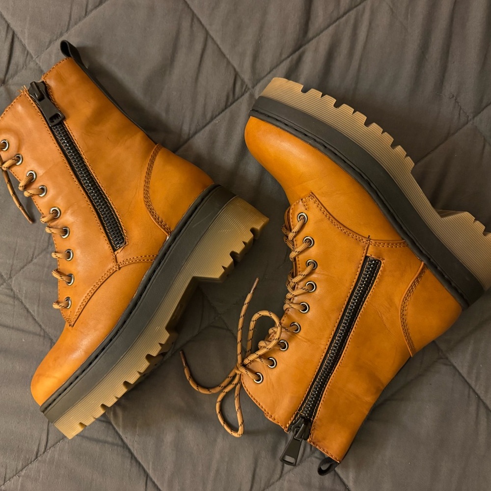 MIA Tan Lace-Up Combat Boots BRAND NEW